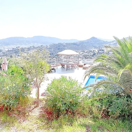 Superb Family House Vakantiehuis *